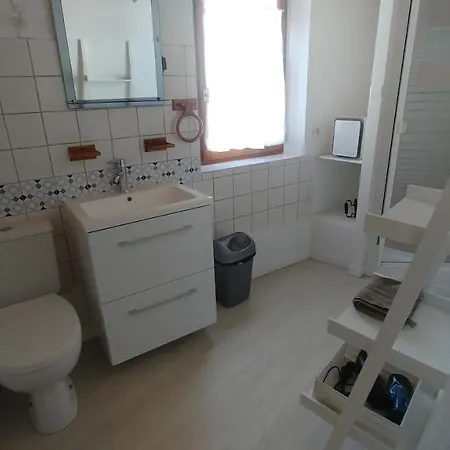 Meuble De Tourisme Au Coeur Du Village A , Bearn Apartmán