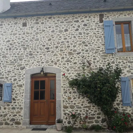 Meuble De Tourisme Au Coeur Du Village A , Bearn * Aramits