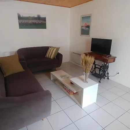 Meuble De Tourisme Au Coeur Du Village A , Bearn Aramits